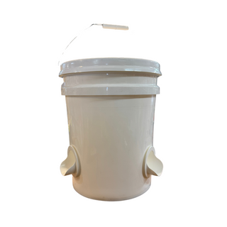 30 Pound Poultry Pro Feeder